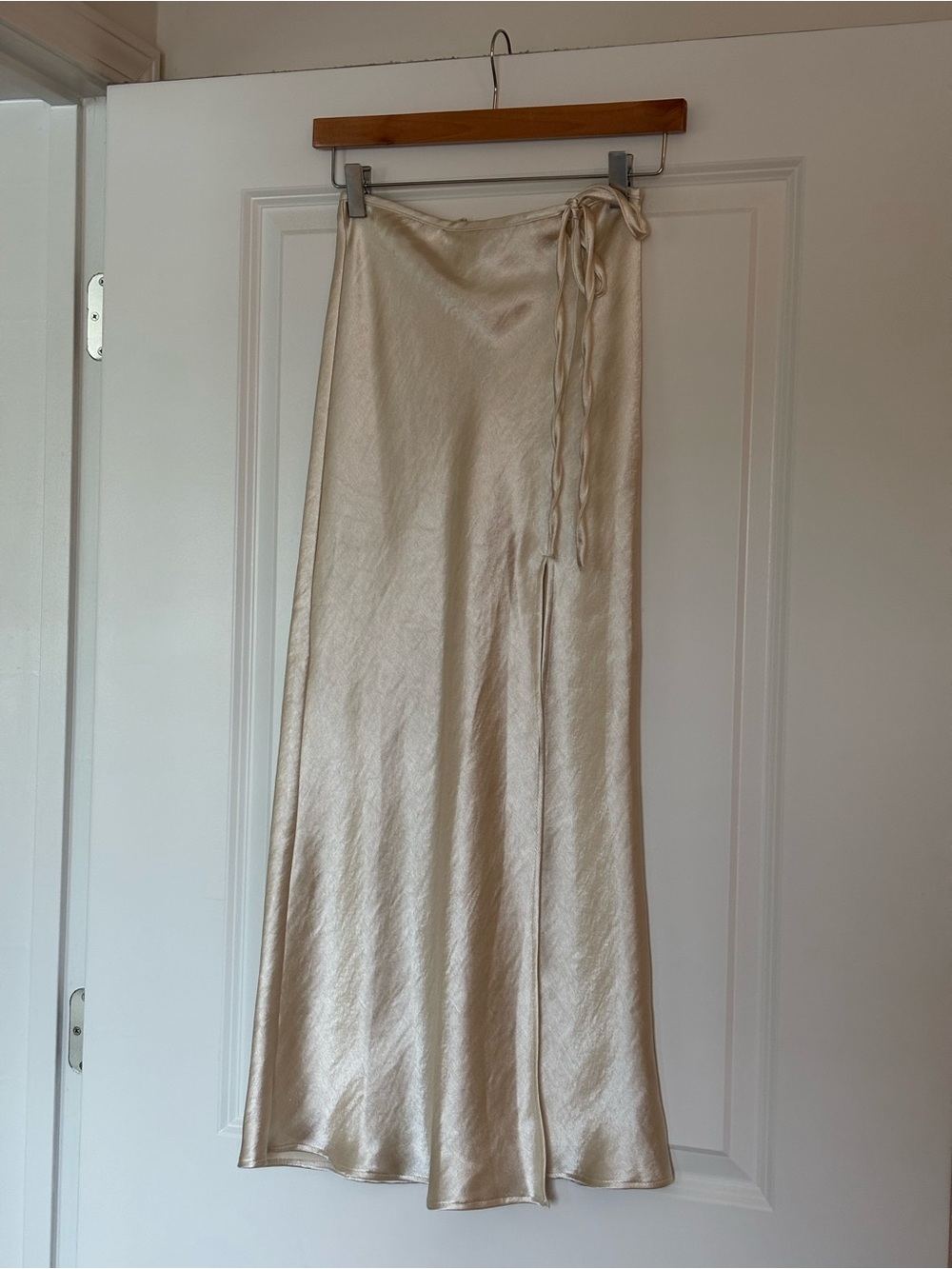 Topshop Stain Split Tie Midi Skirt in Champagne